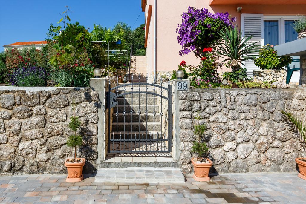 Apartmani Anica ريسيكا المظهر الخارجي الصورة